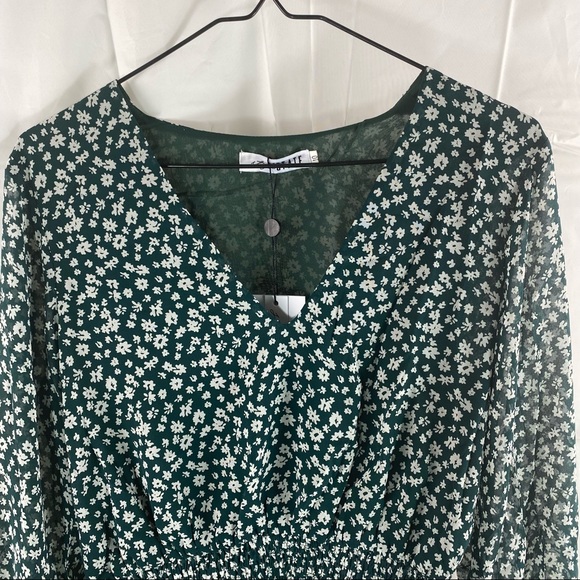Green Floral Longsleeve Shirred Crop Top Size - Picture 3 of 9